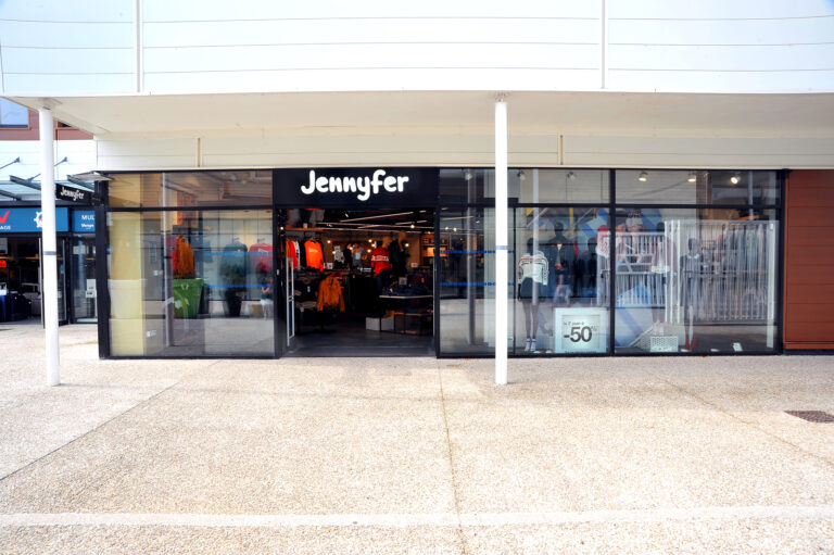 Jennyfer - St Max Avenue